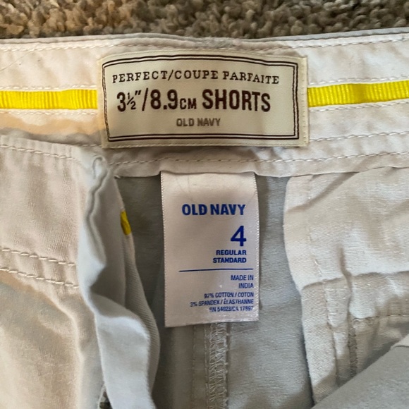 Size 4 Bone coloured summer short - Picture 2 of 2